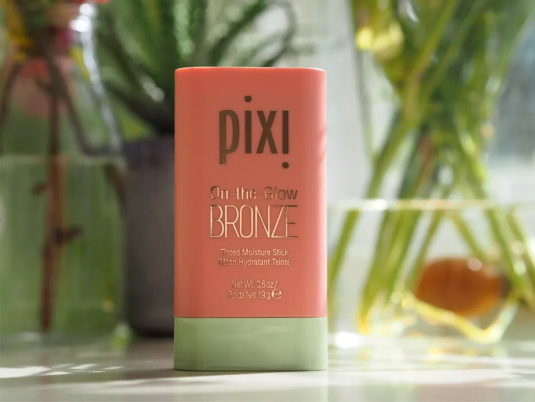 Pixi  On the Glow bronze -  ( warm Glow pink  bronze blush ) and Rich Glow - 1 blush 1 bronzer set Glamour Glow